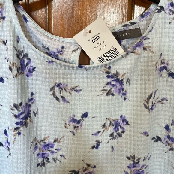 ❌ SOLD ❌ Suzy Shier Floral Top NWT - Picture 4 of 8